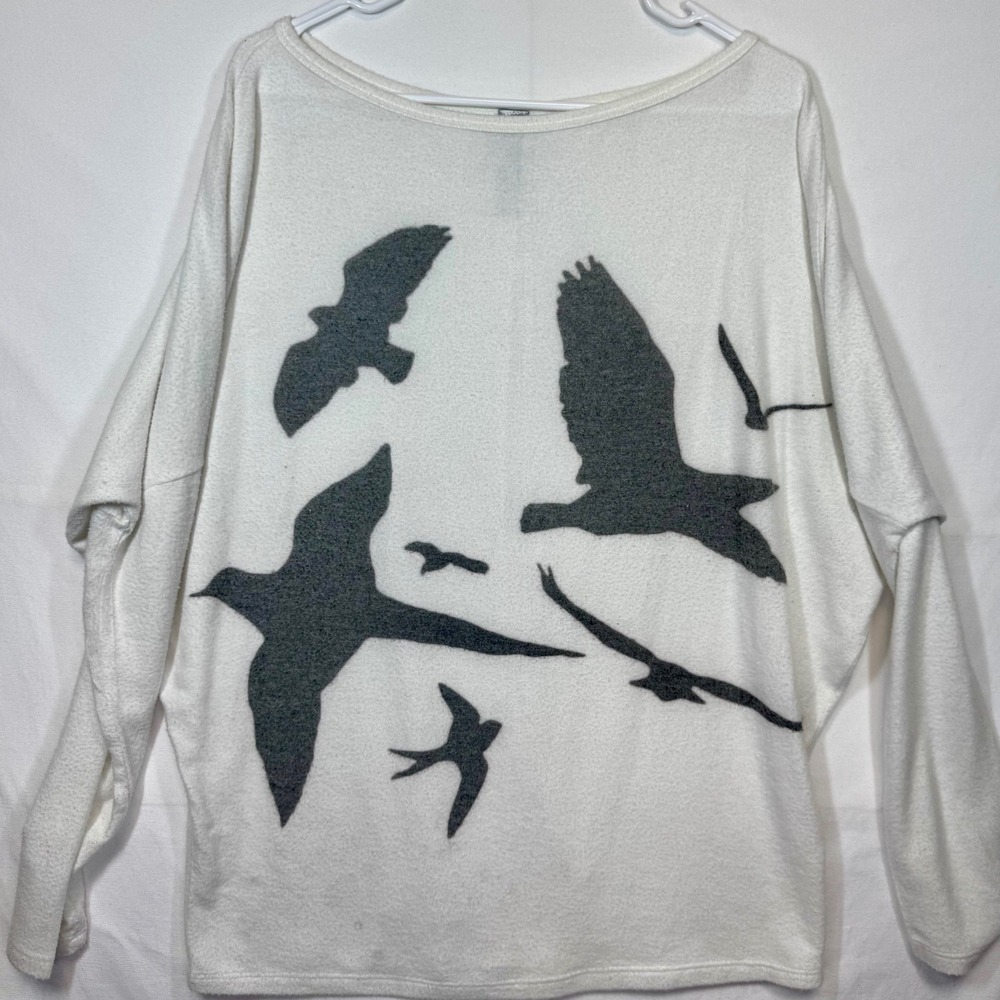 GO Couture Women's‎ Bird Print Pullover Top Relaxed Fit Long Sleeve White Sz XL